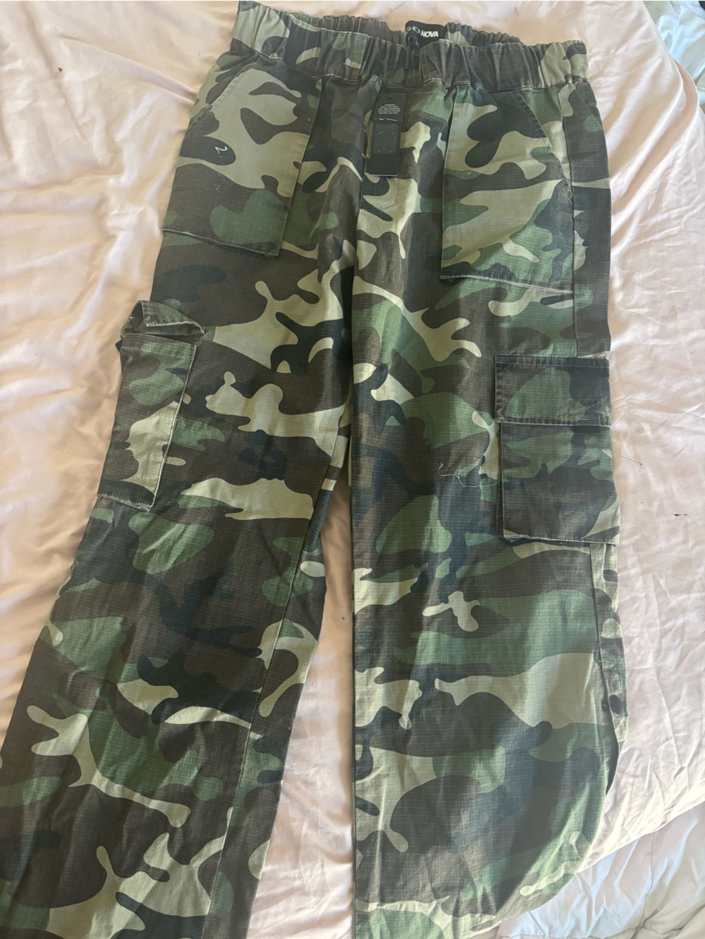 Fashion Nova woman's Green Camo Cargo Pants